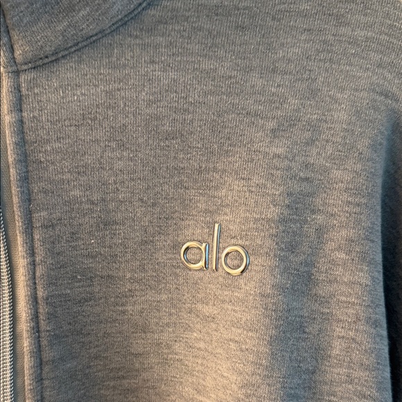 ALO Yoga Women’s Zip-Up Sweatshirt - Picture 2 of 3